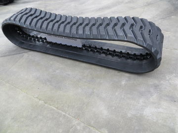 Un buen precio. Pistas de goma de alta tracción y durabilidad BOBCAT T870 y T830 en línea