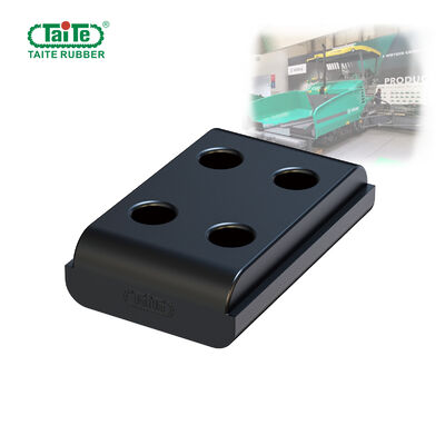 Un buen precio. Cojines de la pista del caucho/del poliuretano para la resistencia de desgaste de la anchura de las pavimentadoras 300m m del asfalto en línea