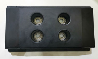 Un buen precio. Cojines de la pista del caucho/del poliuretano para la resistencia de desgaste de la anchura de las pavimentadoras 300m m del asfalto en línea
